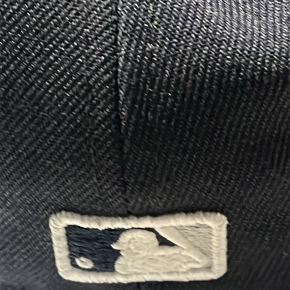 New York Yankees authentic size 7 1/4 - Picture 6 of 12